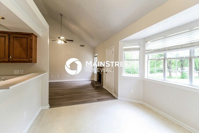 Building Photo - 3 Bedroom Pet-Friendly Home in Covington, GA with Main Street Renewal