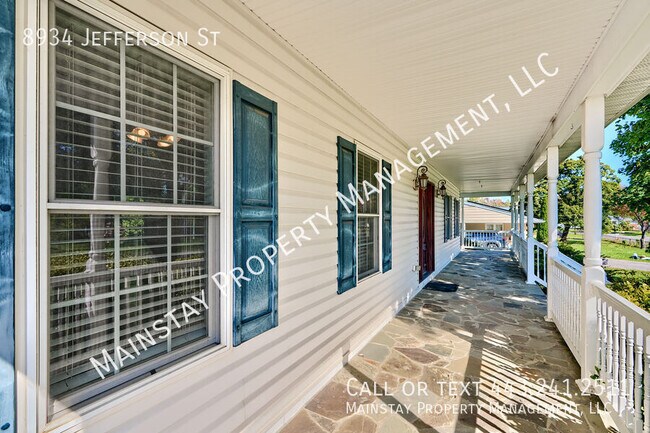Building Photo - Beautiful 4 Bedroom + 2 Bonus Room Single ...