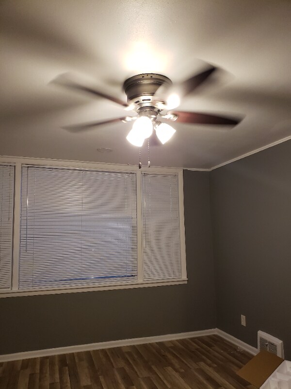 Building Photo - 9211 S Clyde Ave