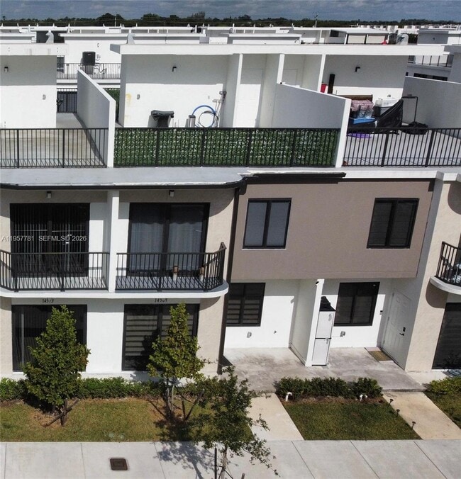 Building Photo - 14569 SW 261 St Ter