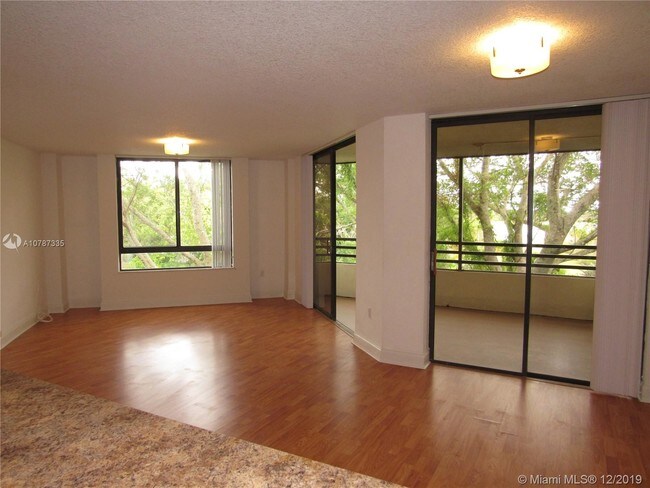 Foto del edificio - 8740 NW 40th St