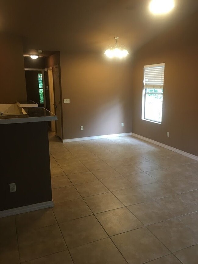 Building Photo - 719-721 N Storer Ave