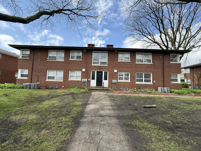 Building Photo - 1525 S Mannheim Rd