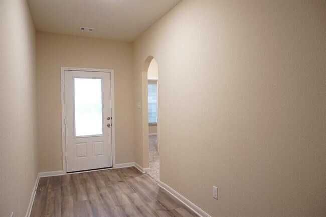 Building Photo - 1823 Dahlia Way