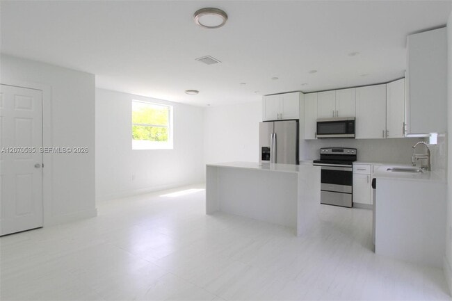 Building Photo - 16035 SW 299th Terrace
