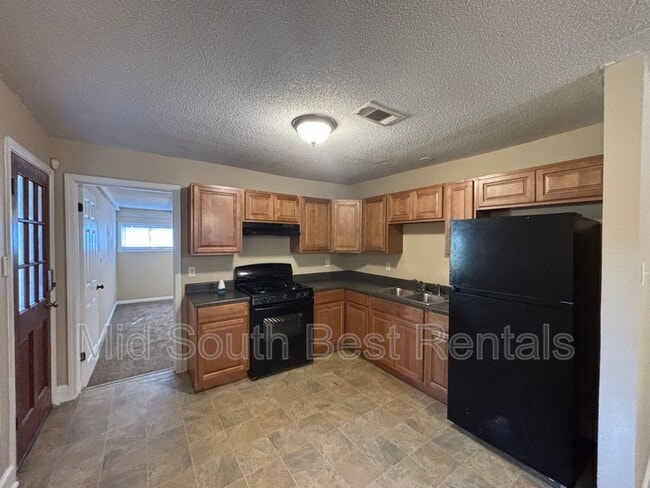 Building Photo - 5 Hiland Pl