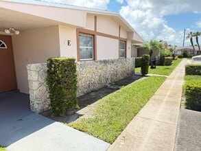 Building Photo - 2727 Dudley Dr W