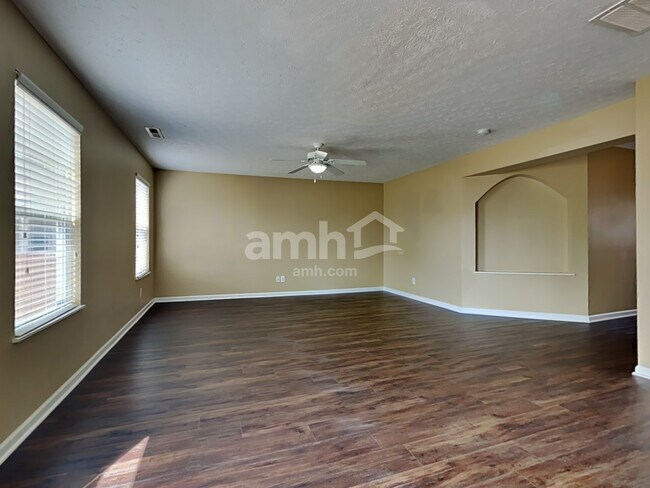 Building Photo - 111 Covey Place