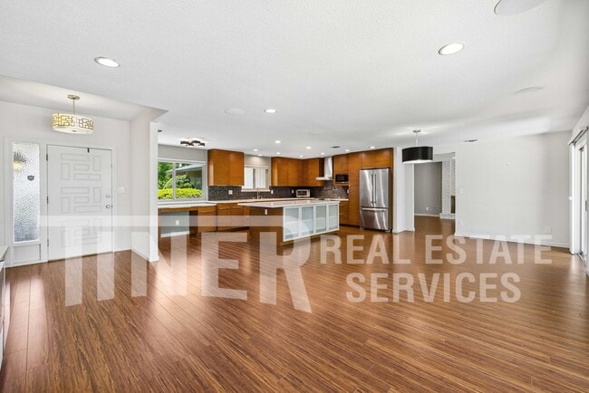 Foto del edificio - 5541 Ivanhoe Way