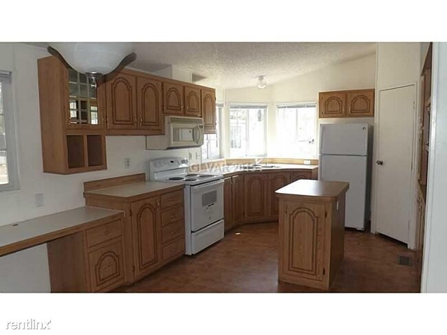 Building Photo - 2 br, 2 bath Mobile Home - 280 Ferndell St