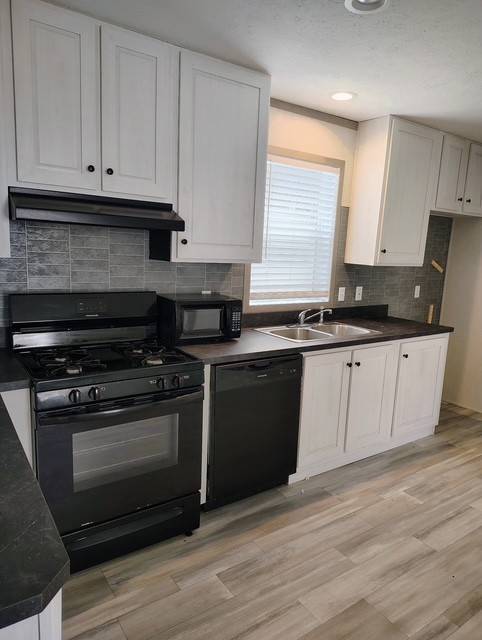 Foto principal - HOME FOR SALE 3 bed 2 bath