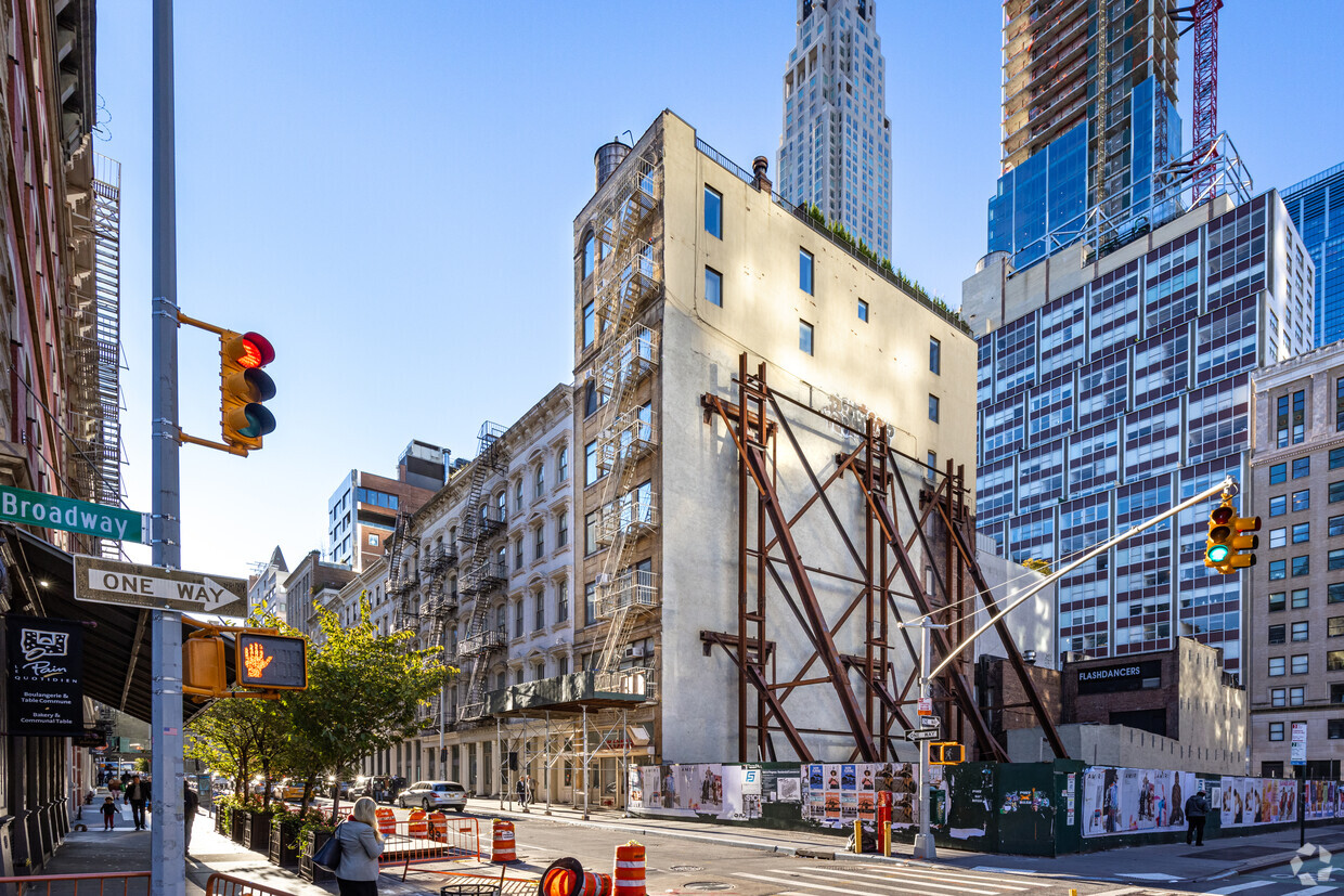 Foto principal - 57 Warren St