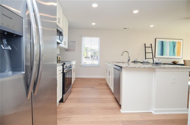 Building Photo - 4553 High Rdg Ct