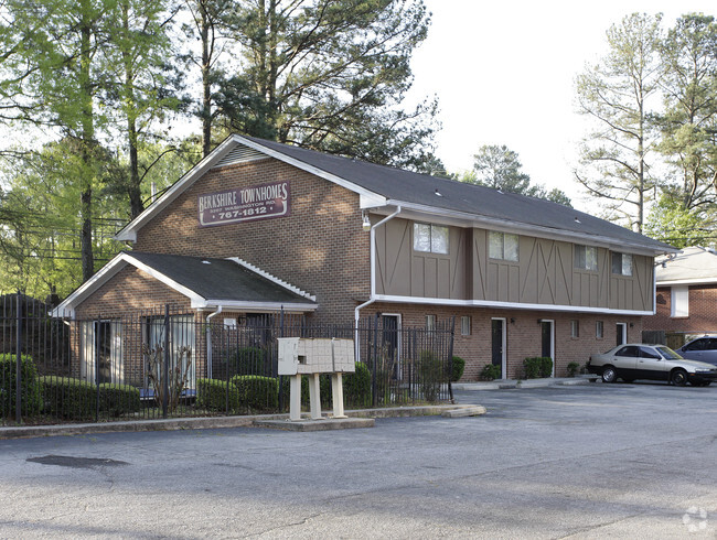 Building Photo - Berkshire Townhomes