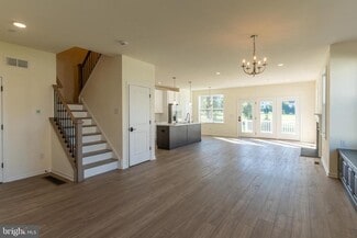 Building Photo - 48 Parry Wy