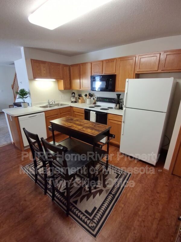 Building Photo - 8997 Scarlet Globe Dr