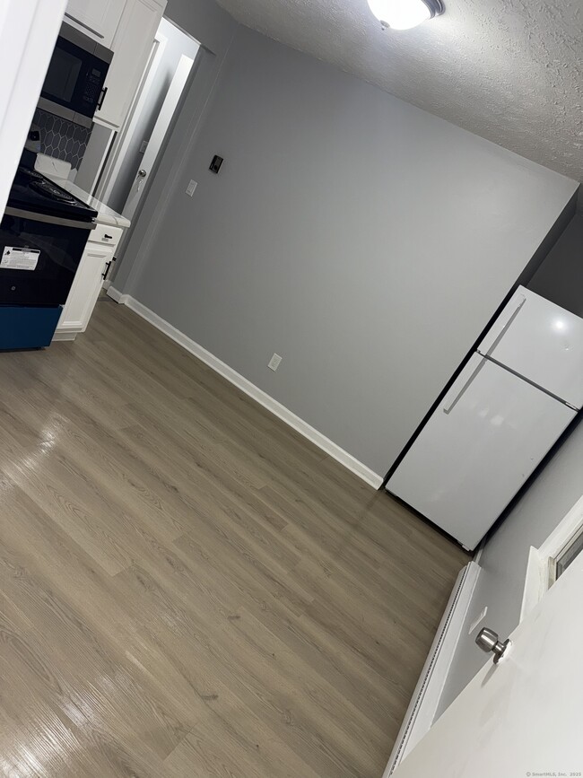 Foto del edificio - 641 Middletown Ave