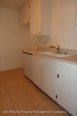 Building Photo - 1280 Cabrillo Park Dr