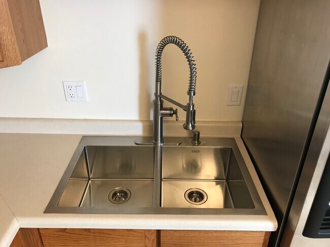 Foto del edificio - 351 Chicago Rd