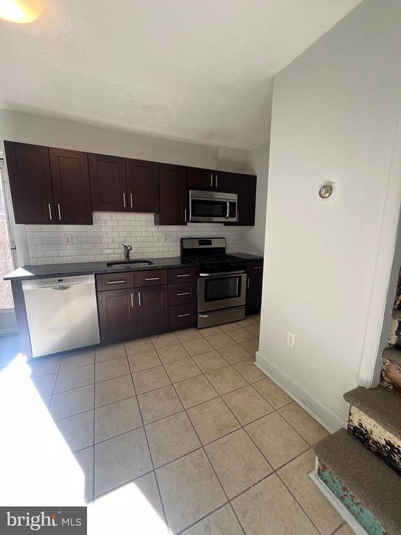 Building Photo - 814 Gaul St