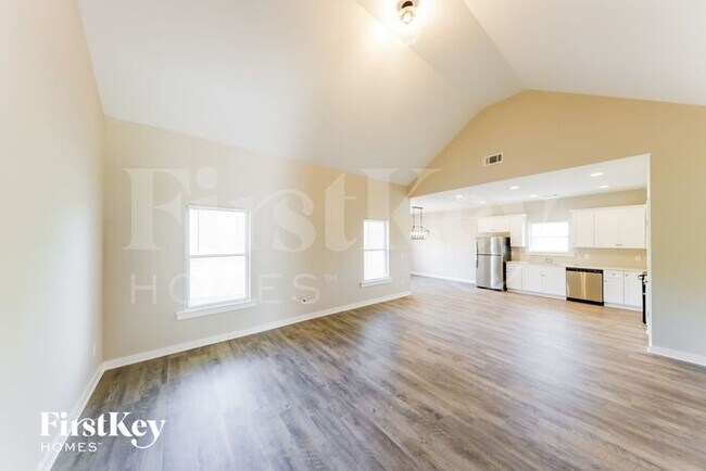 Building Photo - 128 Lakewood Ln