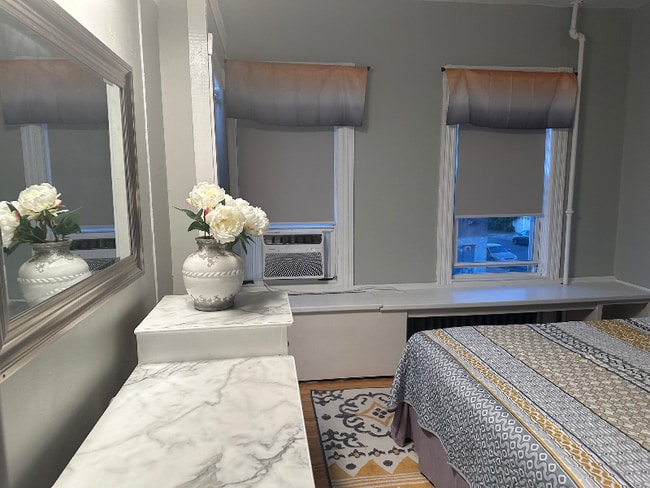 Building Photo - 416 20th Ave