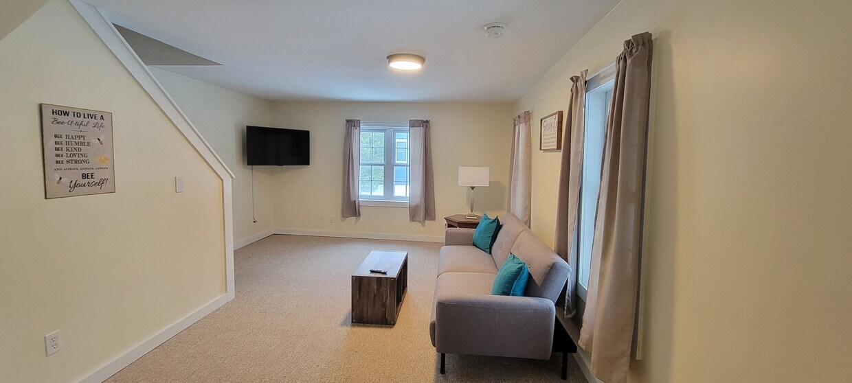 41 Walnut St Unit Apartment 1, SAINT ALBANS, VT 05478 Apartments in