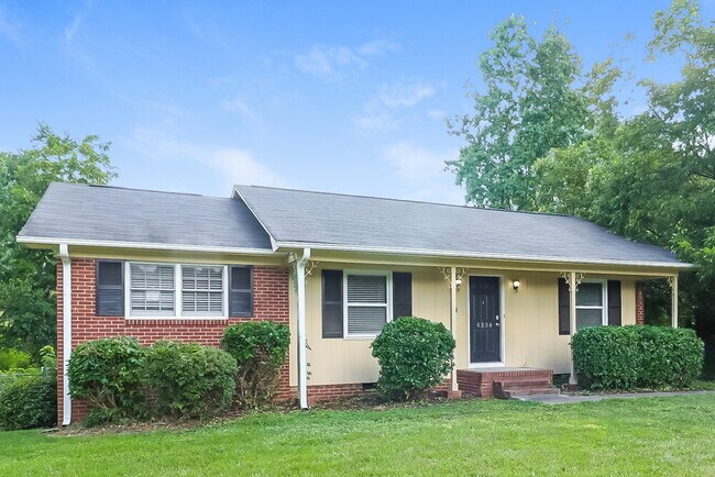 Foto del edificio - 4534 Hidden Valley Rd