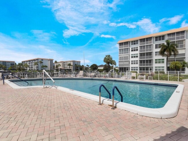 Photo - 911 Gardenia Dr Apartment