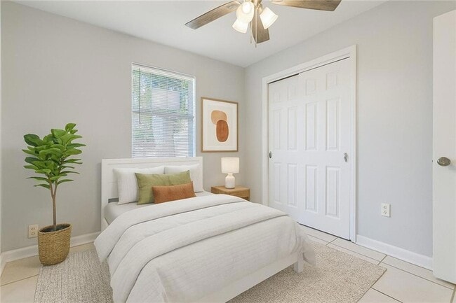 Foto del edificio - 7825 Dorsett Dr