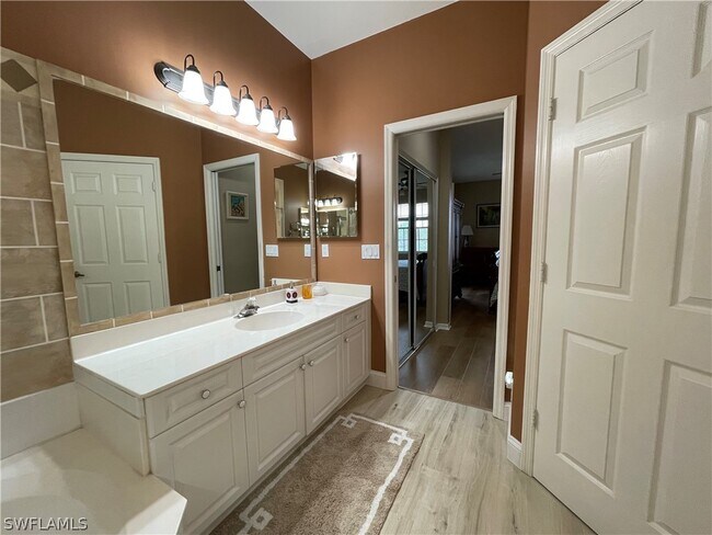 Building Photo - 2021 Crestview Way