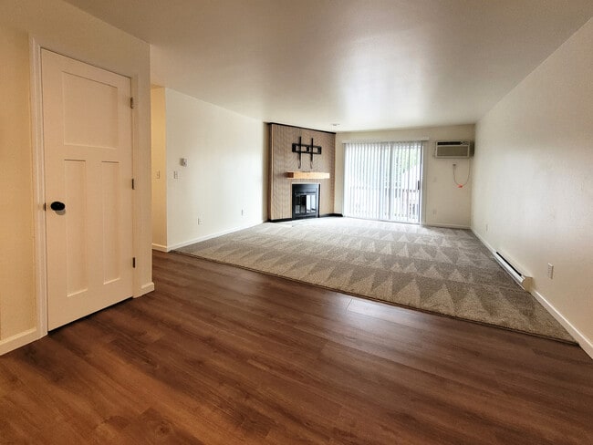 Building Photo - Cottonwood Creek Apartments