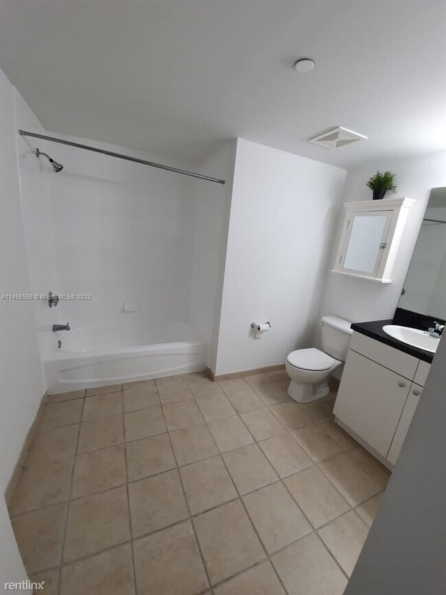 Building Photo - 2 br, 2 bath Condo - 1250 S Miami Ave Apt ...