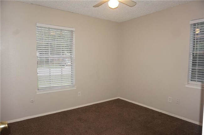 Building Photo - 3313 Earle Dr