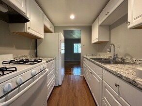 Building Photo - 3029 Rotunda Ct N