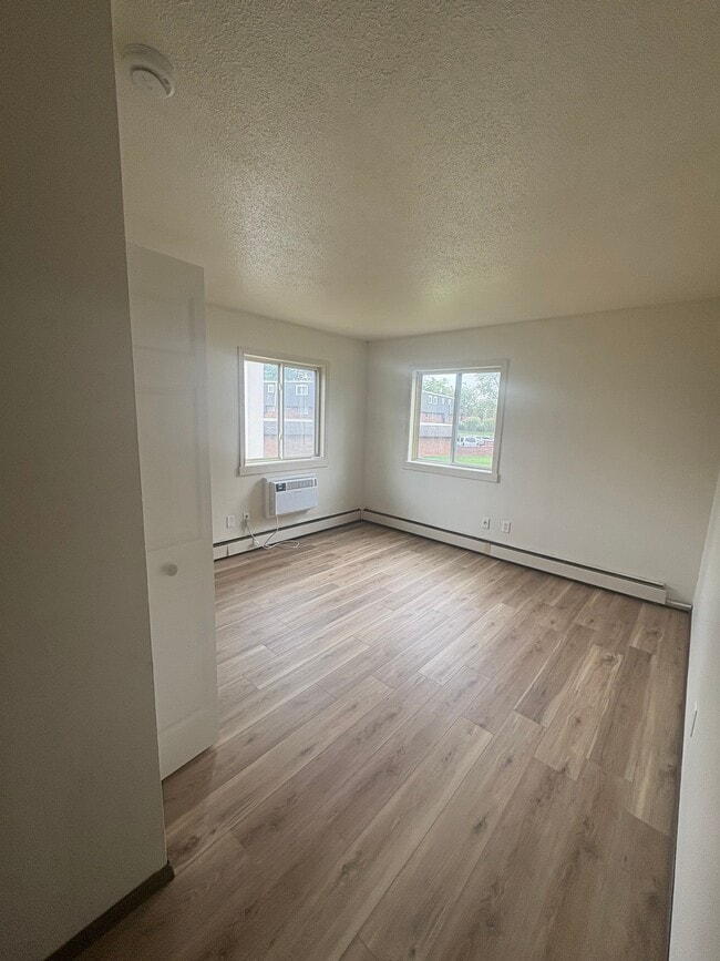 Building Photo - Meadow Ridge Apartments