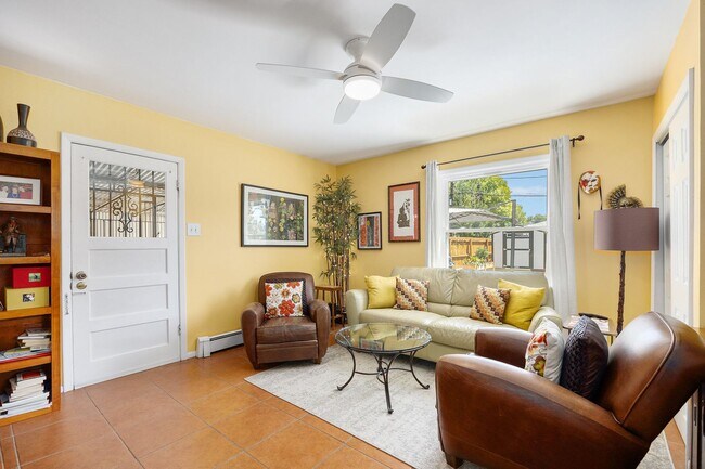 Foto del edificio - Charming 2bed/1.5bath Bungalow near Wash Park