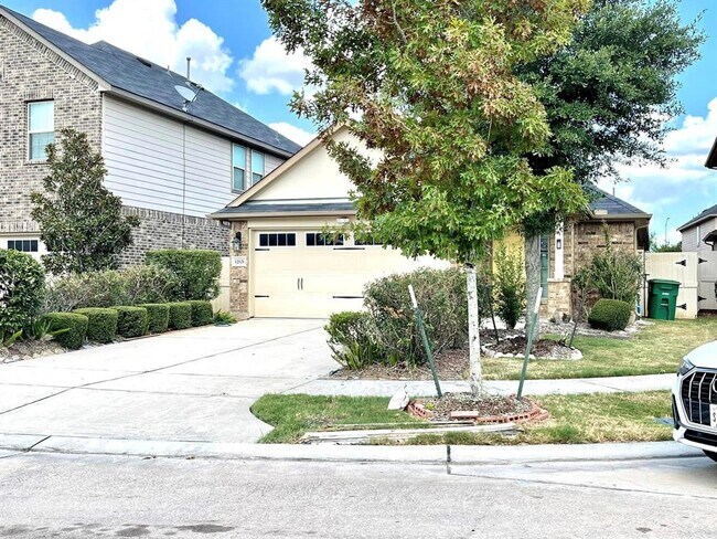 Building Photo - 12121 Parade Park Pl
