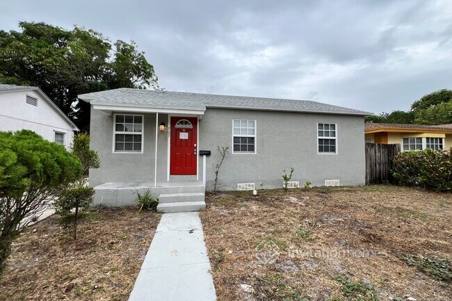 Building Photo - 707 40th St