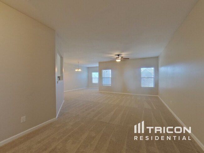 Foto del edificio - 131 Caledonian Cir