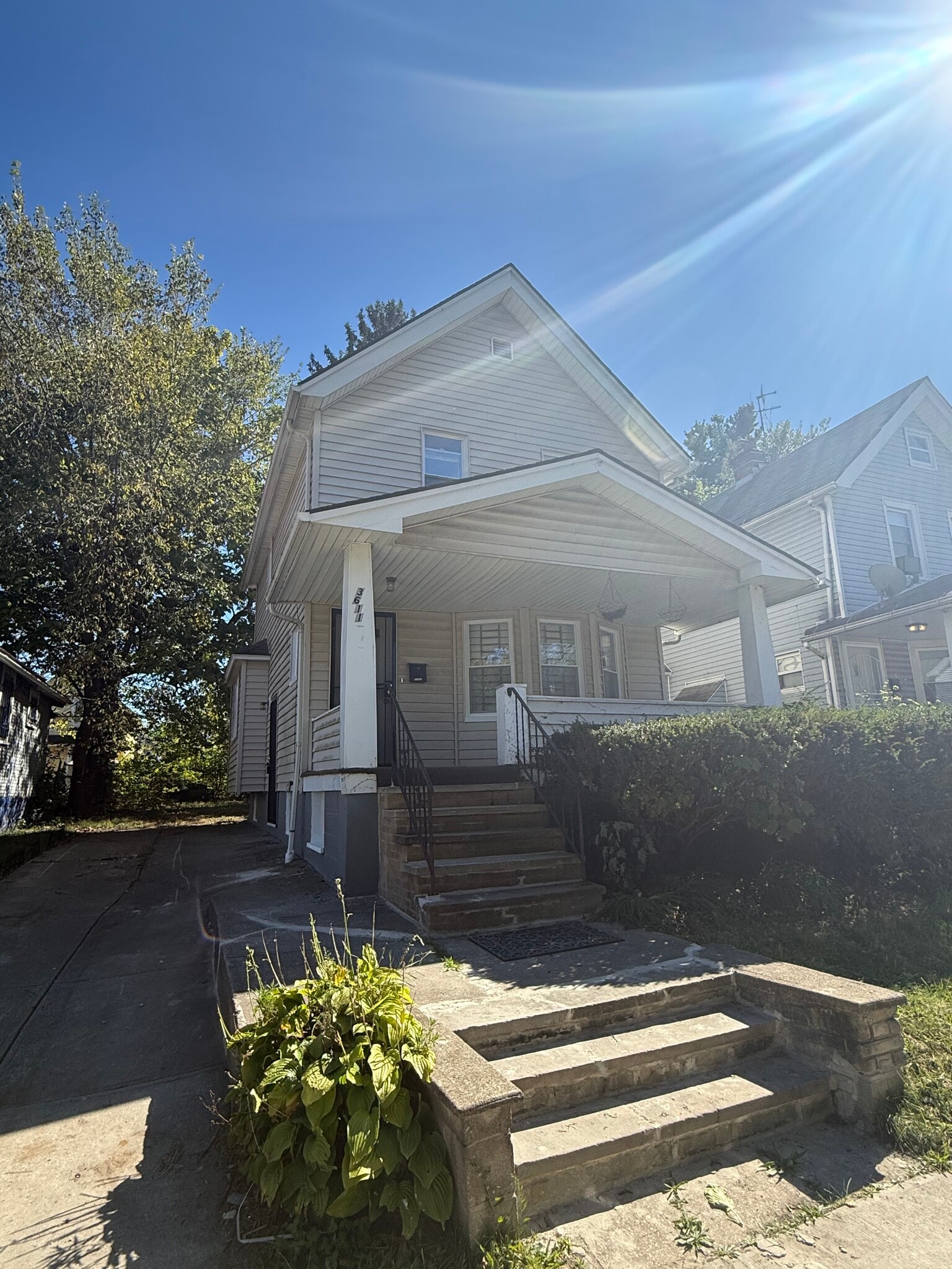 3611 E 103rd St Cleveland, OH 44105 – photo 1