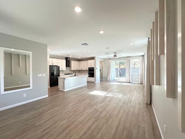 Building Photo - Cassia Patrick & Cimarron