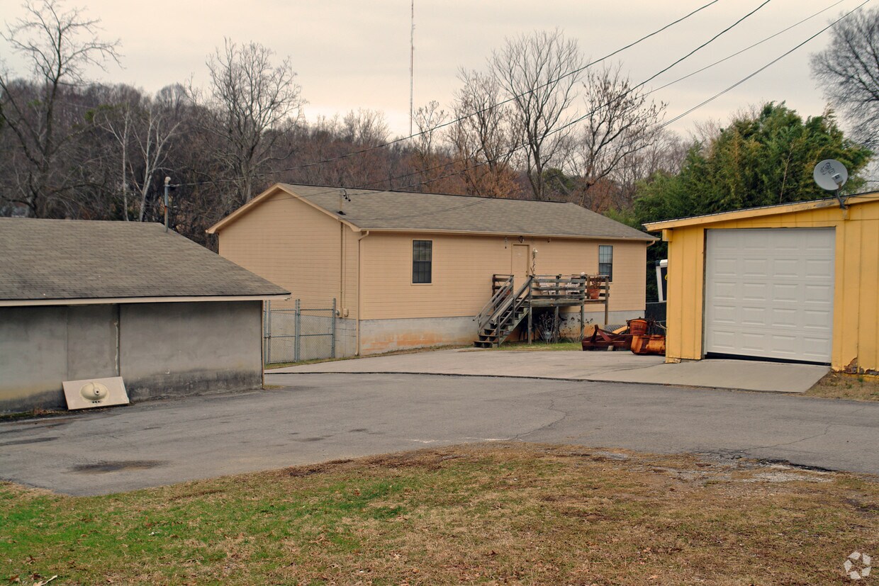 Primary Photo - 4329B Lonas Dr