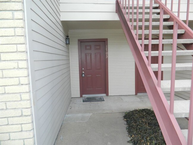 Building Photo - 2120 El Paseo St