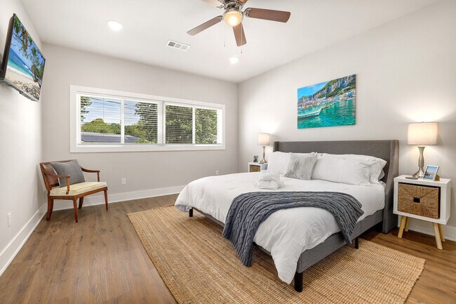 Building Photo - 702 Shipley St