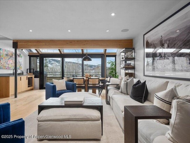 Foto del edificio - 100 N 8th St