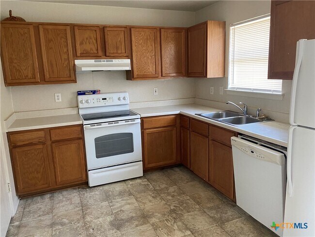 Foto del edificio - 3202 Hereford Ln