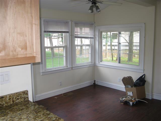 Building Photo - 12 Maple Dr