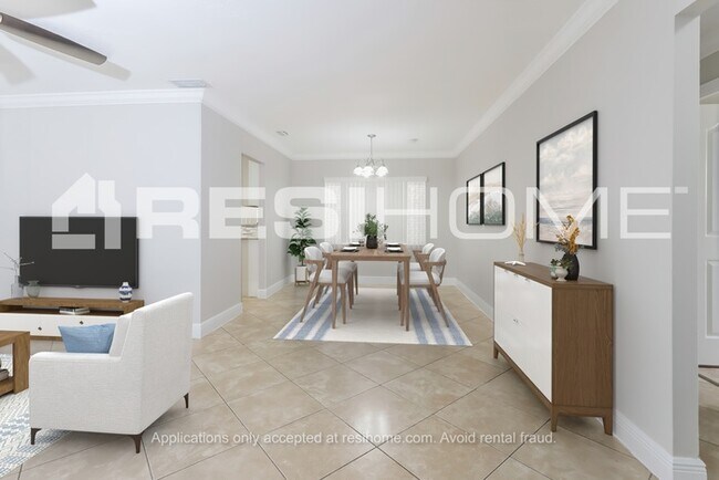 Building Photo - 9940 Spanish Isles Dr