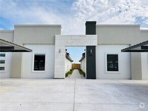 Building Photo - 1701 W Violet Dr